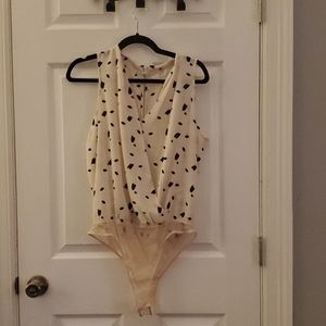 🍋 Lush black and cream wrap bodysuit